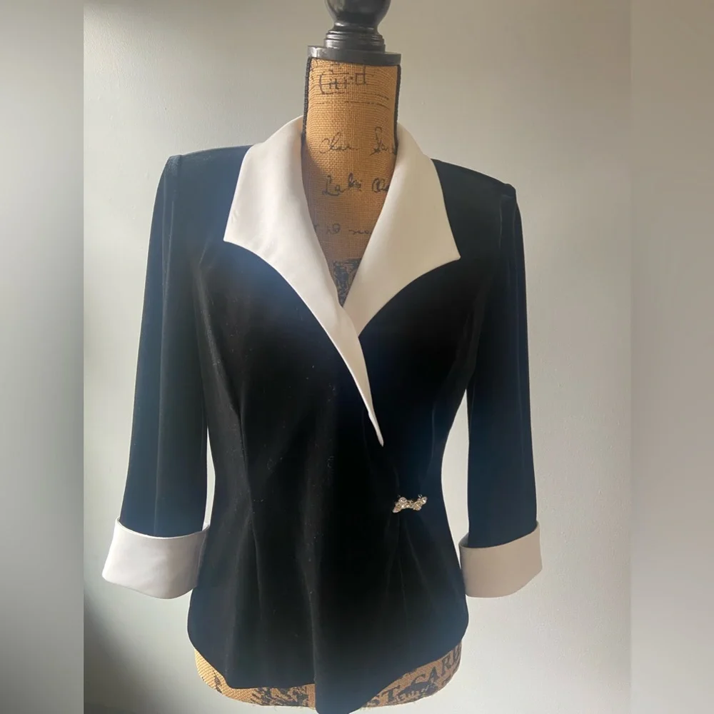 Alex Evenings Sz M Elegant Black Velvet Women's Jacket - Picture 1 of 10